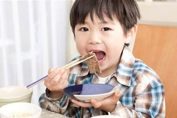 Trẻ hết biếng ăn nhờ 5 nguyên tắc vàng của mẹ Nhật
