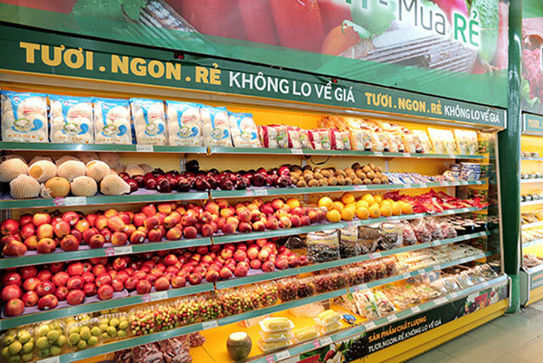 Bà nội trợ ‘bạo chi’ cho trái cây nhập khẩu