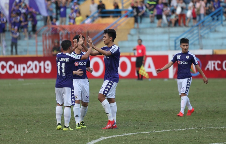 Thắng dễ Tampines, Hà Nội vào vòng knock-out AFC Cup