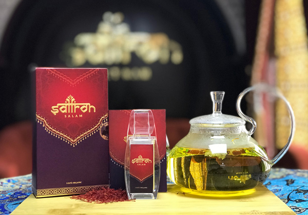 Vận động viên thể hình thưởng thức Saffron Salam