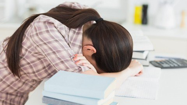 Nữ sinh 18 tuổi bị bệnh tâm thần, cơ thể kiệt quệ khi cố giảm cân