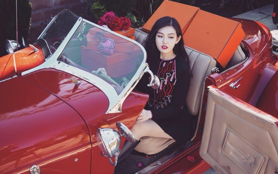 Bà mẹ trẻ sở hữu dàn siêu xe hơn 100 tỷ đồng là ai?