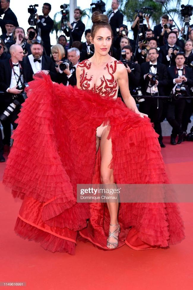 Chiêu mặc hở hang, rẻ tiền để nổi tiếng của sao vô danh trên thảm đỏ Cannes 2019