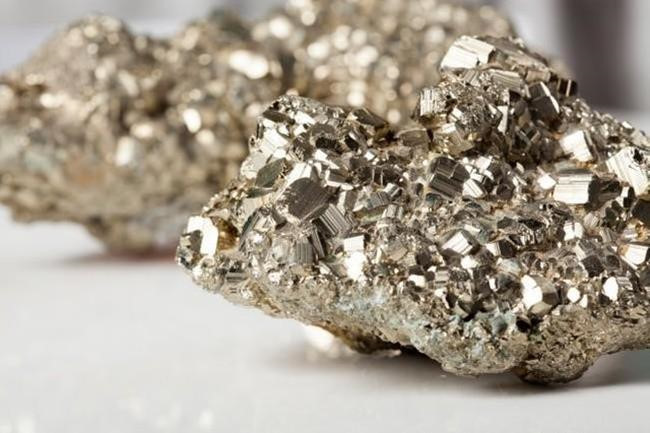Những loại vật chất giá trị gấp nhiều lần kim cương
