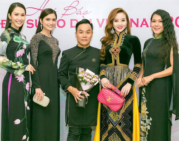 Ministry of Culture, Sport and Tourism Portal - Fashion - Vietnamese ao dai  is highly appreciated at Miss Universe contest