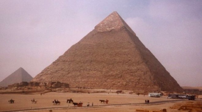 Vì sao các Pharaoh chuyển nơi yên nghỉ từ kim tự tháp sang hầm mộ dưới đất?