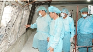 PM Nguyen Xuan Phuc requests entire political system to join ASF combat