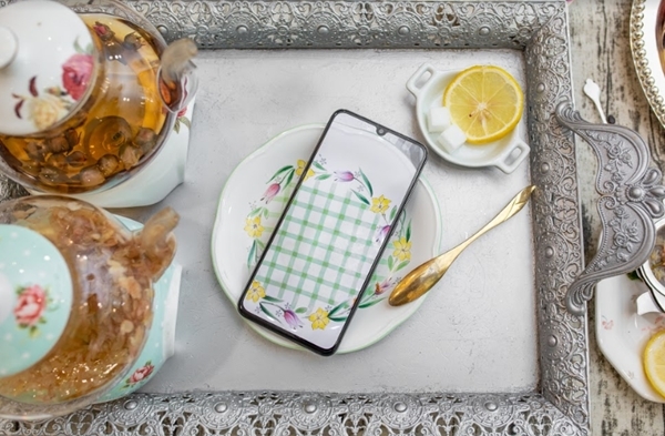 Galaxy A70: có gì ngoài màn hình 'khủng' nhất phân khúc 7-10 triệu?