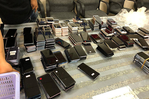 Bắt giữ lô hơn 400 điện thoại, trị giá gần 3 tỷ ở Tân Sơn Nhất