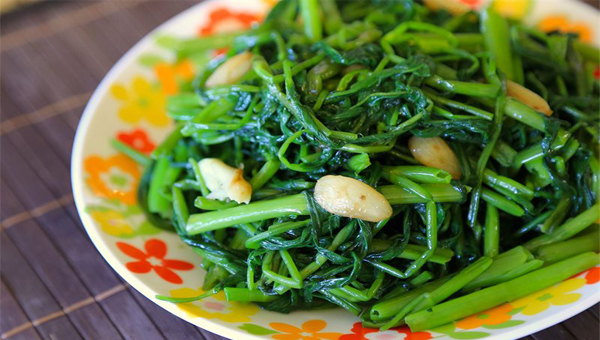 Mắc những bệnh này cấm kỵ ăn rau muống vì cực kỳ độc