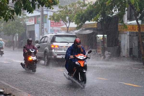 Dự báo thời tiết 21/5: Hà Nội đón mưa rào giải nhiệt
