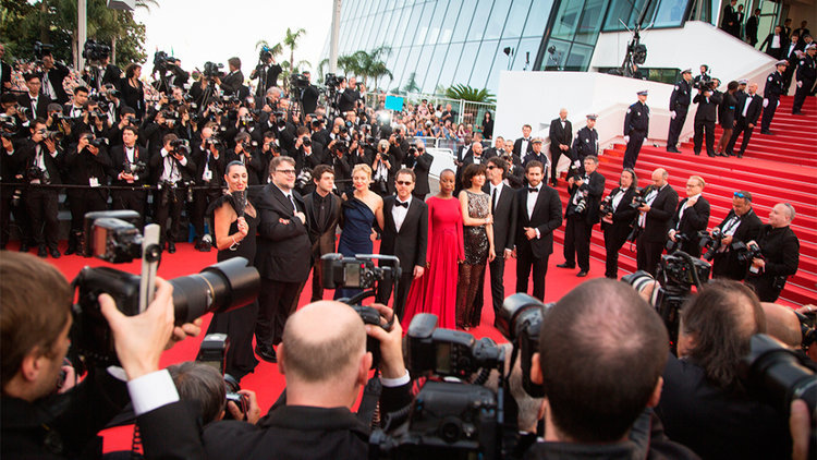 Sự thật nhơ nhuốc về nạn mại dâm, 'đổi tình lấy vai' ở Cannes