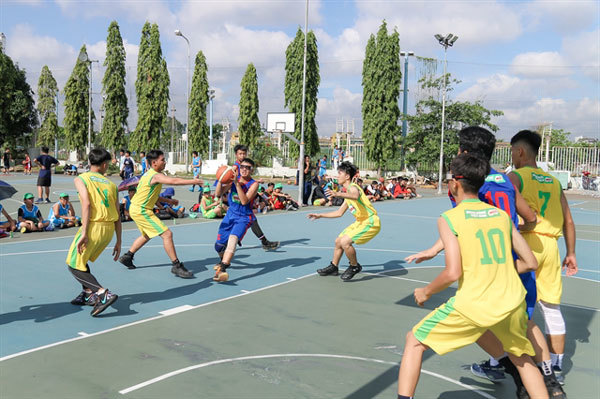 156 teams compete in HCM City inter-school basketball tournament