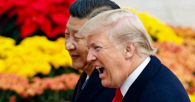 Trung Quốc lùi bước, Donald Trump thế thượng phong, toàn cầu sôi sục