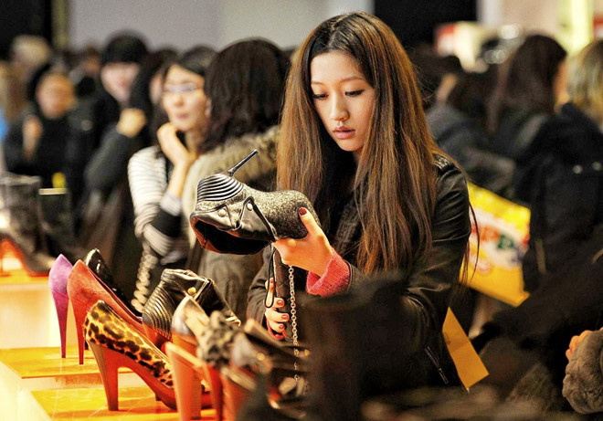 Chưa có sự nghiệp, thế hệ Z ở Trung Quốc vẫn vung tiền mua sắm xa xỉ