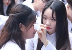 Nữ sinh trường Trần Phú xúc động ngày chia tay cuối cấp
