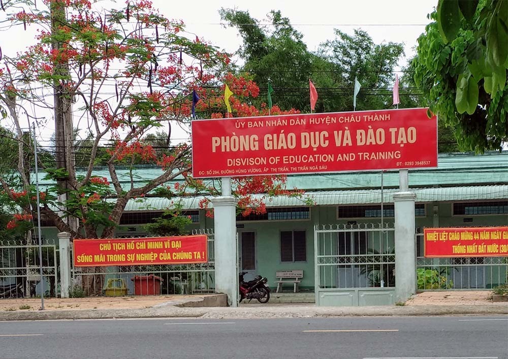 Trưởng phòng Giáo dục chỉ đạo kê khống giấy A4 phục vụ cho thi học kỳ