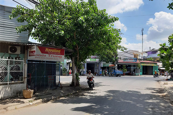 Táo tợn đâm thủng ngực chủ tiệm sửa xe, cướp tài sản