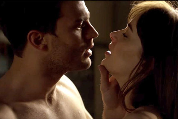 Sao hạng A quay cảnh nóng: 'Xấu hổ, kiệt sức và mắc ói'