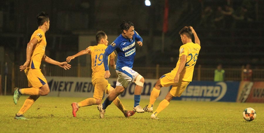 Mạc Hồng Quân trở lại tuyển Việt Nam, Đặng Văn Lâm có kép phụ