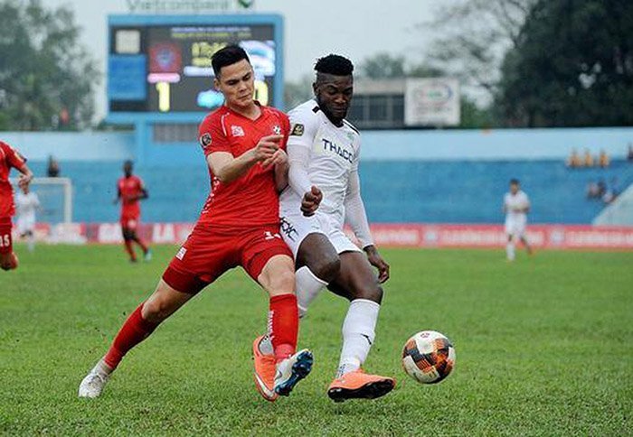 HLV Park Hang Seo bí mật xem hồ sơ cầu thủ Việt kiều Adriano Schmidt