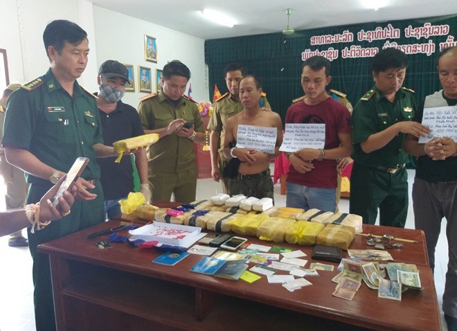 Three Laos arrested for trafficking drugs into Vietnam