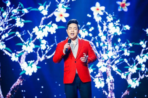 Overseas Vietnamese singer Quang Le to perform solo in HCM City