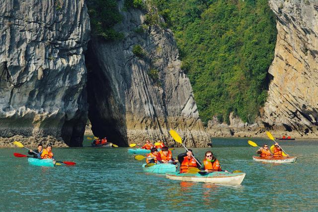 Ha Long Bay named one of most popular attractions in Asia