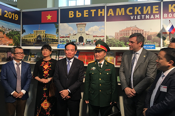 Phó Bí thư thường trực Thành ủy TPHCM dự Hội sách Quốc tế ở Saint Petersburg