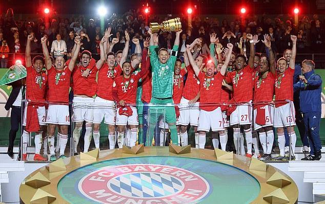 Lewandowski lập cú đúp, Bayern ẵm Cúp quốc gia Đức