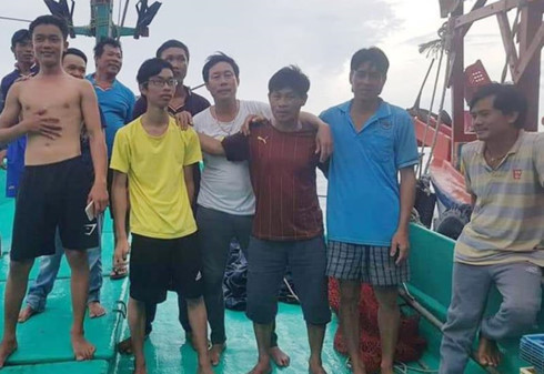 Fishermen pulled out of sea following row