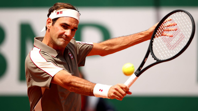 Federer thắng trận đầu tiên ở Roland Garros sau 4 năm
