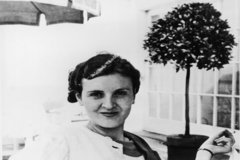 Tiết lộ những sự thật bất ngờ về vợ trùm phát xít Hitler