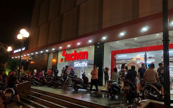 Why Western retailers say goodbye to Vietnam?