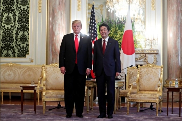 Ông Trump gây sức ép Nhật, tin TQ sớm ‘đầu hàng’