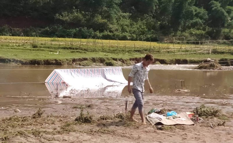 Gãy cột điện cao thế, vợ chồng trẻ Thanh Hóa bị điện giật chết thảm