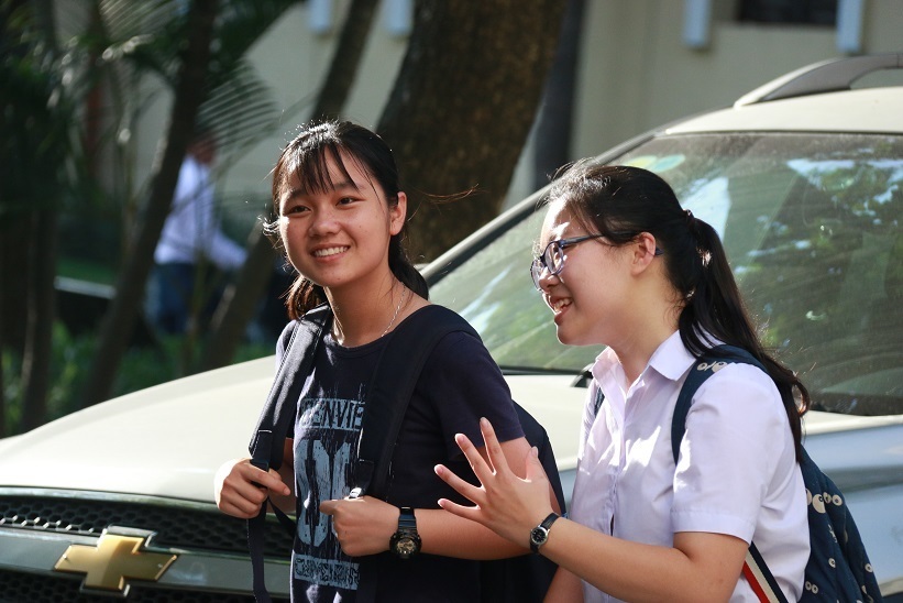 Đề thi môn Toán vào lớp 10 Trường THPT Chuyên Sư phạm: Giảm nhẹ độ khó