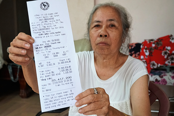 Tháng đầu mùa nóng, tá hỏa hóa đơn tiền nước 33 triệu đồng