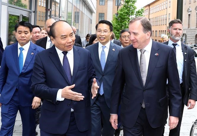 PM Nguyen Xuan Phuc active in Sweden