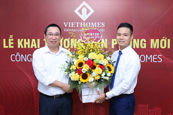 Địa ốc Viethomes khai trương văn phòng mới