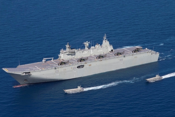 Trực thăng quân sự Australia bị chiếu laser ở Biển Đông