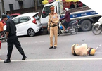 Thanh niên xăm trổ tông gục cảnh sát giao thông trên đường Hà Nội