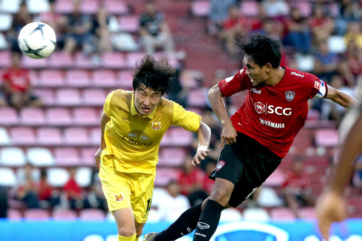 Đặng Văn Lâm sạch lưới, Muangthong United hạ Sukhothai 2