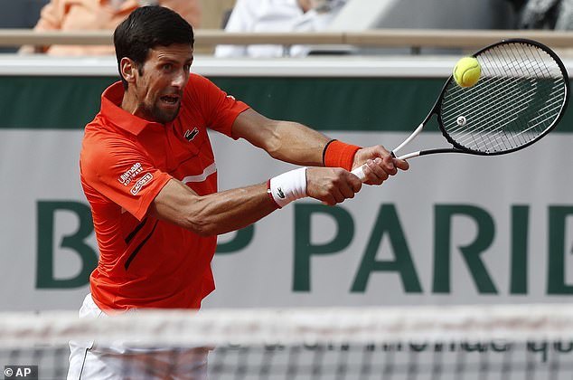 Djokovic dễ dàng 