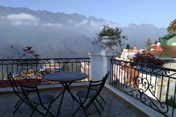 Vợ chồng tháng mới gặp nhau một lần nhưng anh không làm tôi thỏa mãn