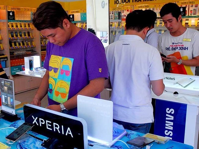 Foreign mobilephone manufacturers flock to Vietnam amid Chinese rise