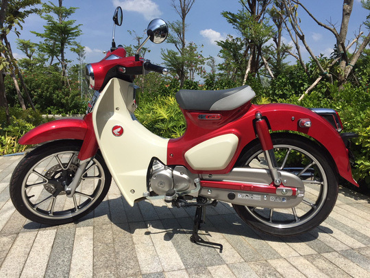 Thị trường Việt Nam ngày càng xuất hiện nhiều mẫu xe máy lạ
