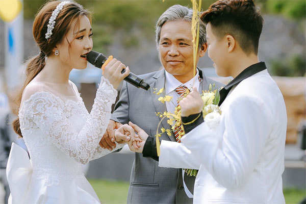 Nữ ca sĩ Việt có cuộc hôn nhân đồng tính khi mới 19 tuổi hiện sống ra sao?