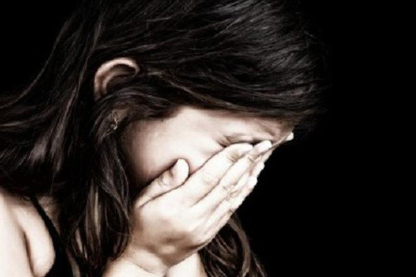 Nữ sinh 13 tuổi phải bỏ thai sau khi quan hệ với 3 thanh niên tuổi teen