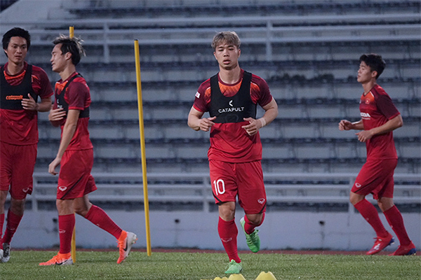 Tuyển Việt Nam: Thầy Park giải cứu Công Phượng thế nào?